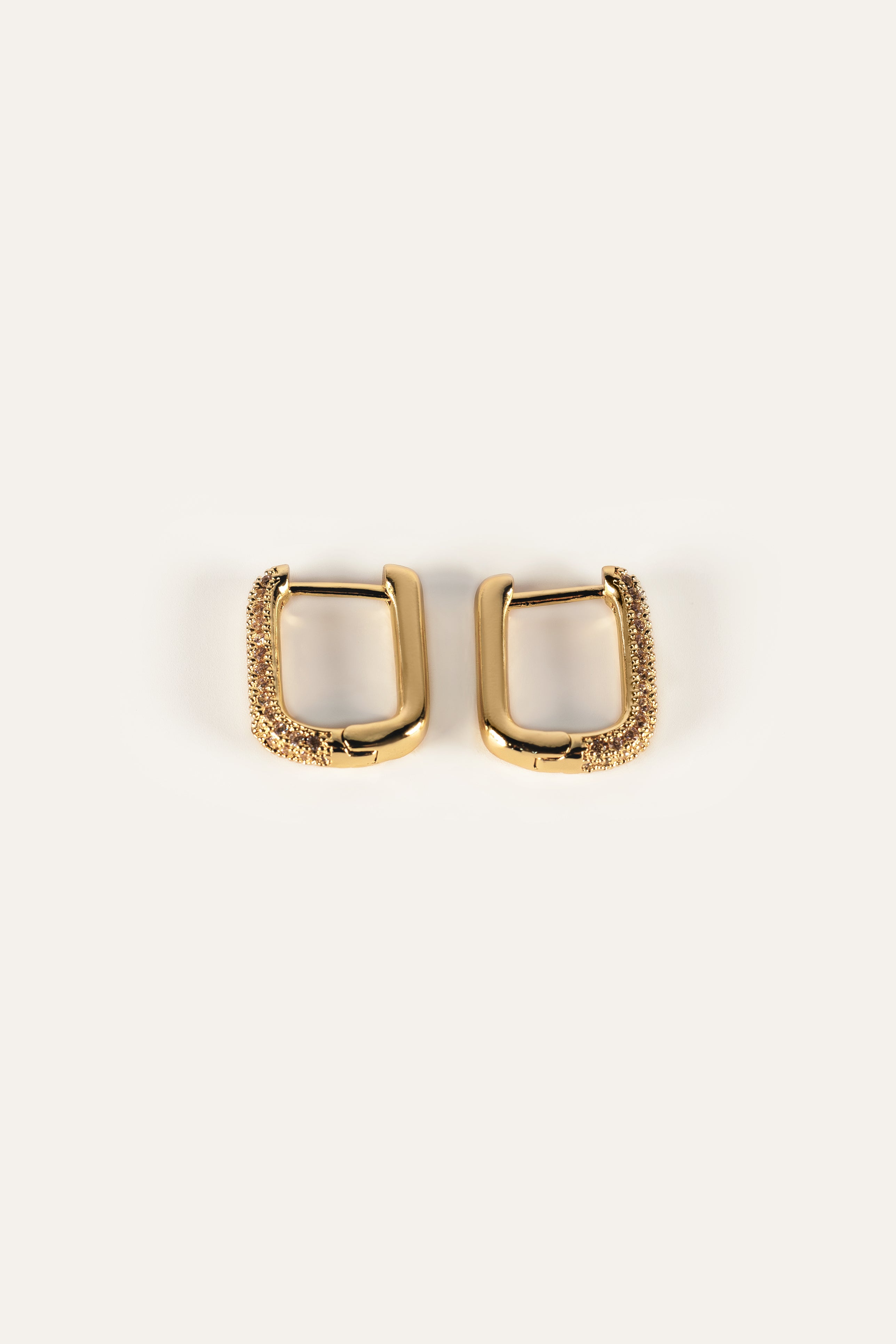 Pave rectangle hoop