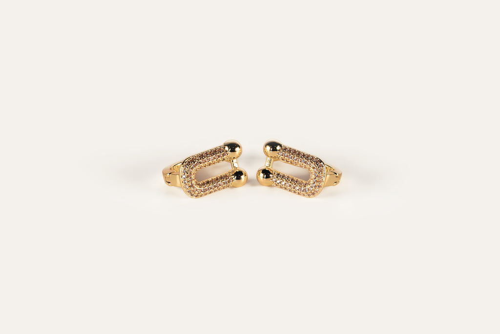 Geometric huggie